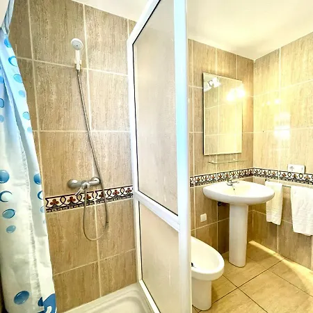 Family Studio, Wifi, Heated Pool, Tenerife South *