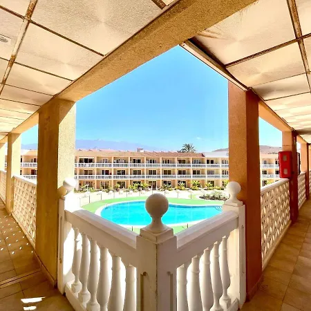 Family Studio, Wifi, Heated Pool, Tenerife South * Costa del Silencio