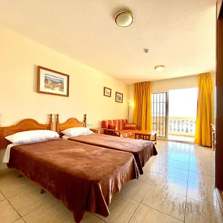 Family Studio, Wifi, Heated Pool, Tenerife South * Costa del Silencio