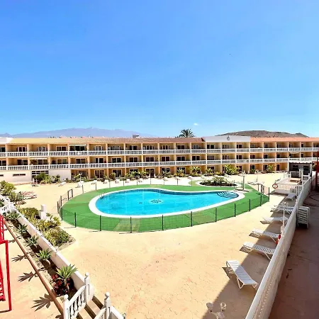 Family Studio, Wifi, Heated Pool, Tenerife South Lejlighed